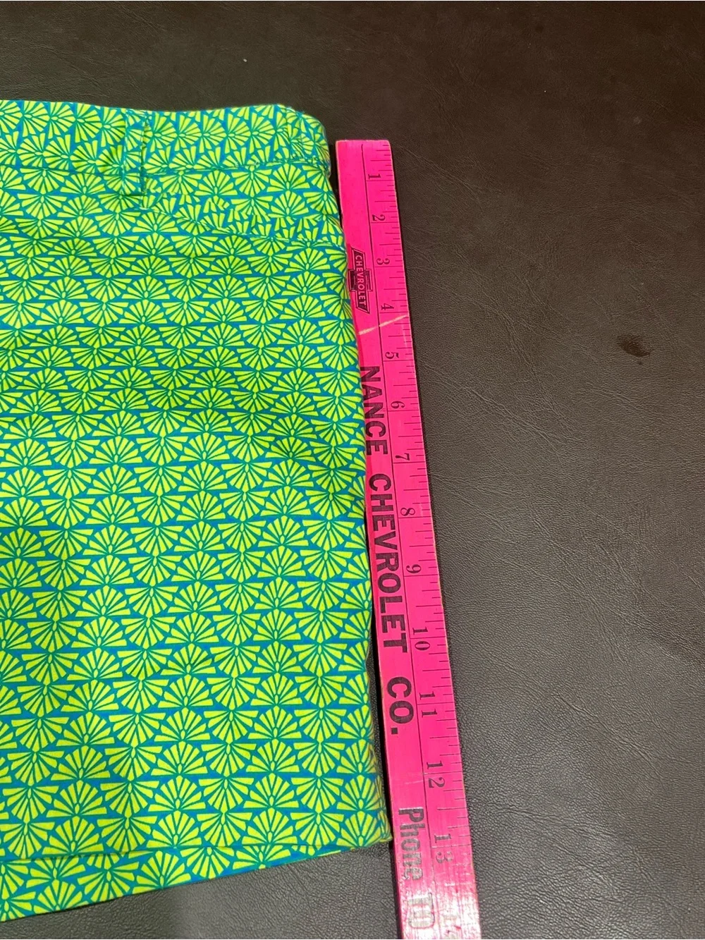 Laundry by Shelli Segal green shorts with blue geometric pattern, size 10
